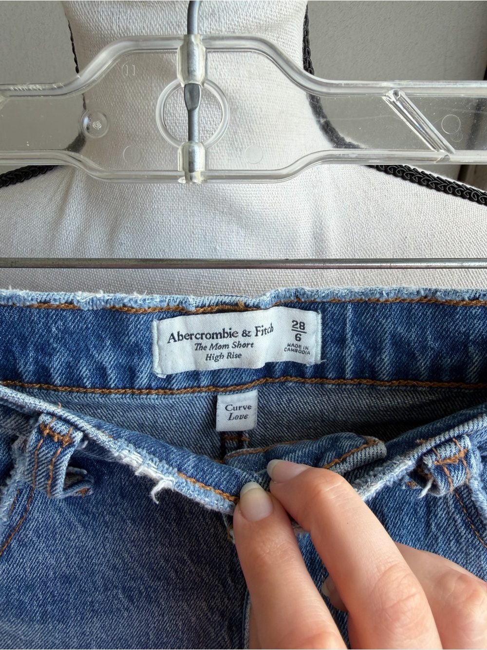 4 Pairs of Denim Distressed Shorts Levi’s & Abercrombie Size 28 - Picture 15 of 16